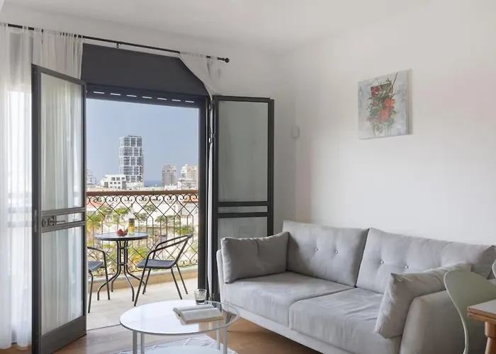 Elegant Apartment W Balcony & Mamad In Heart Of Tel Aviv By Sea N\' Rent